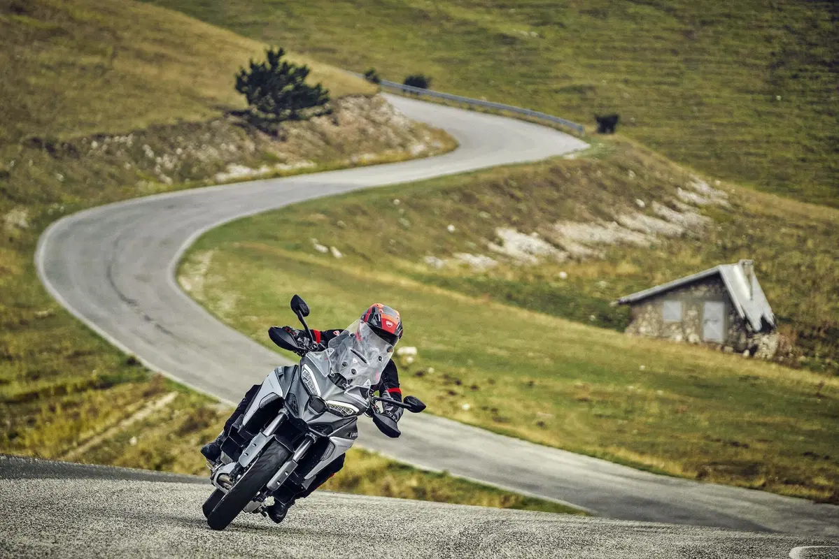 Ducati Multistrada V4 2021: foto e scheda tecnica (3)