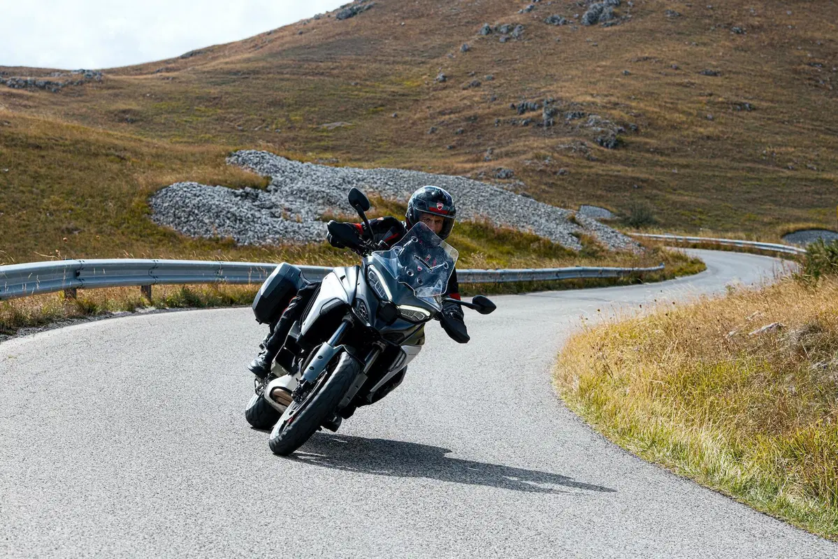 Ducati Multistrada V4 2021: foto e scheda tecnica (6)