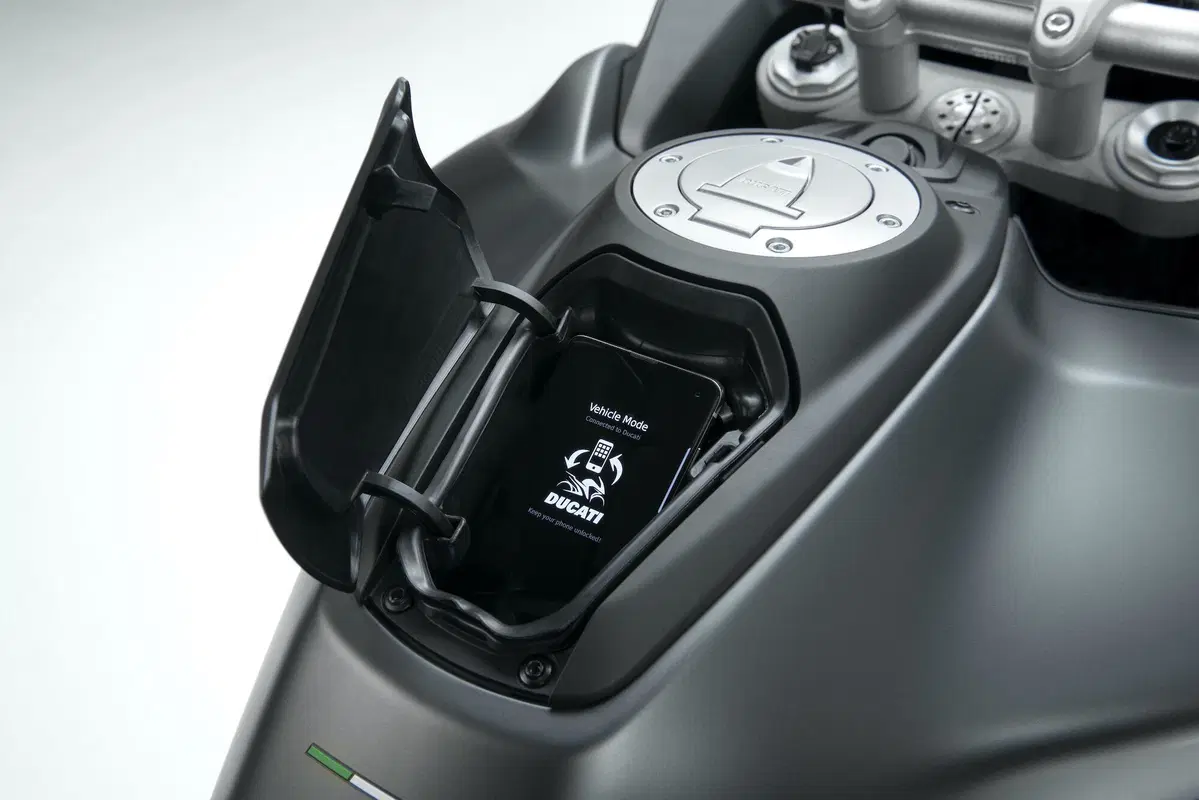 Ducati Multistrada V4 2021: foto e scheda tecnica (6)