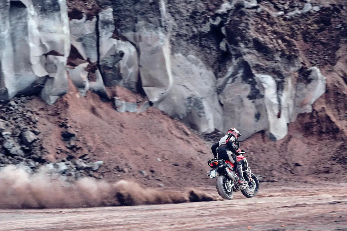 Ducati Multistrada V4 2021: foto e scheda tecnica (10)