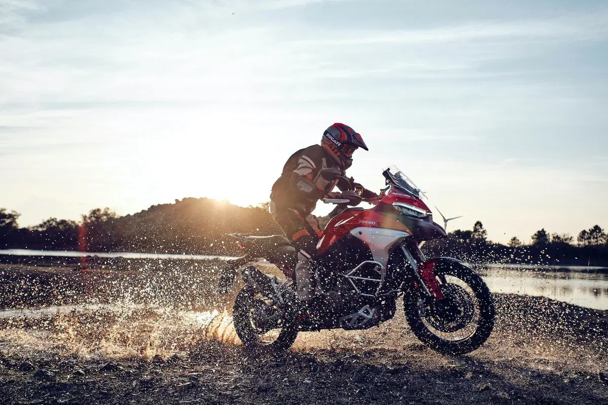 Ducati Multistrada V4 2021: foto e scheda tecnica (14)