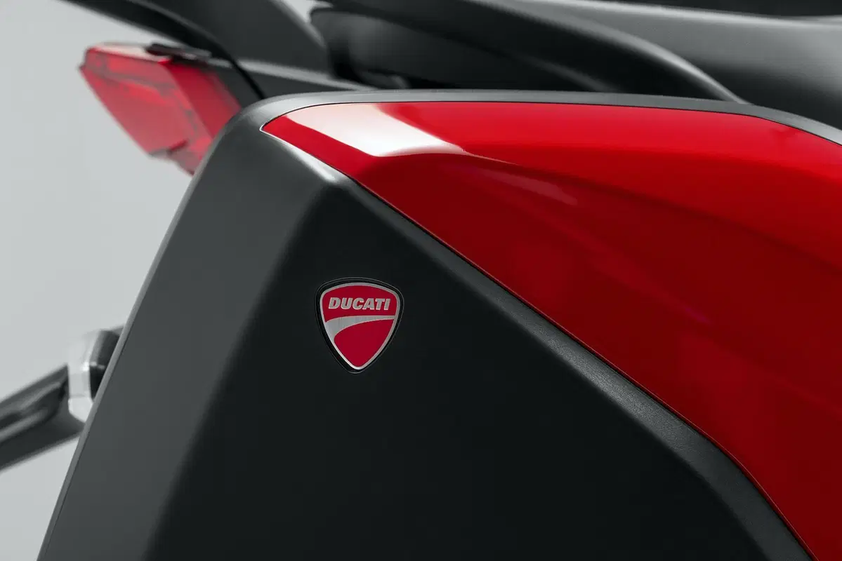 Ducati Multistrada V4 2021: foto e scheda tecnica (31)