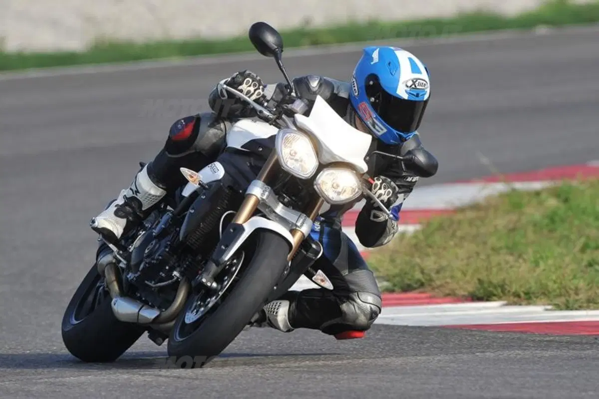 Triumph Speed Triple | Generazioni a confronto   (6)