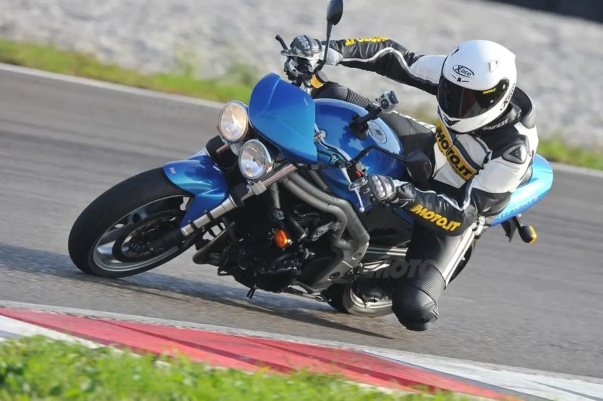 Triumph Speed Triple | Generazioni a confronto   (11)