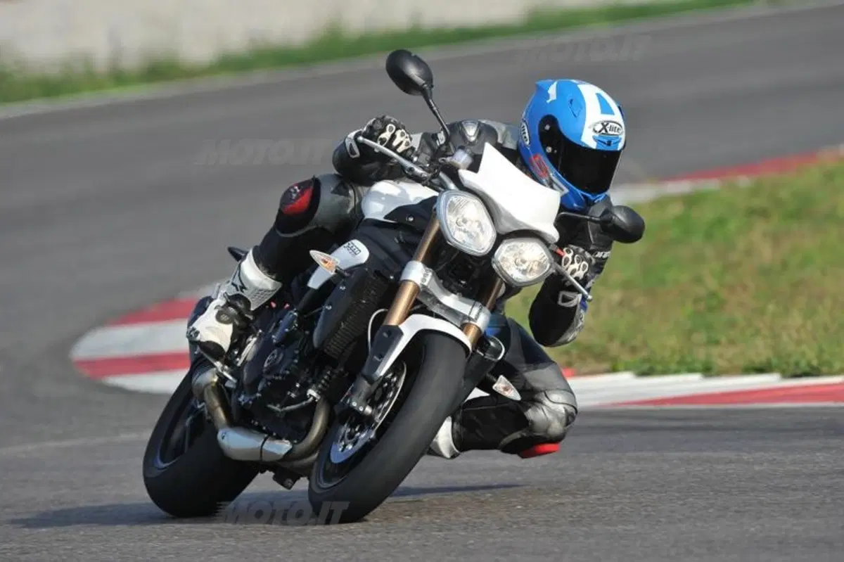 Triumph Speed Triple | Generazioni a confronto   (12)