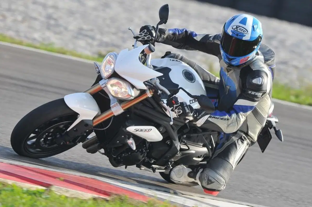 Triumph Speed Triple | Generazioni a confronto   (14)
