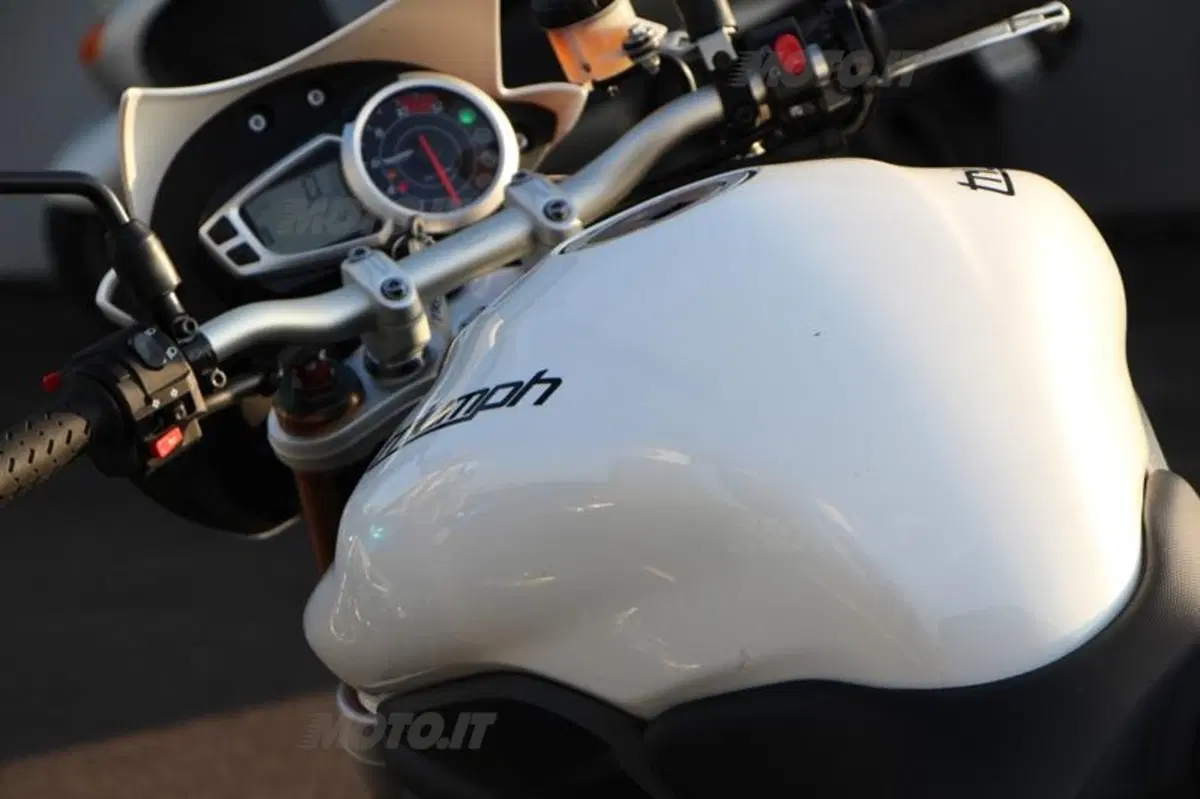 Triumph Speed Triple | Generazioni a confronto   (48)