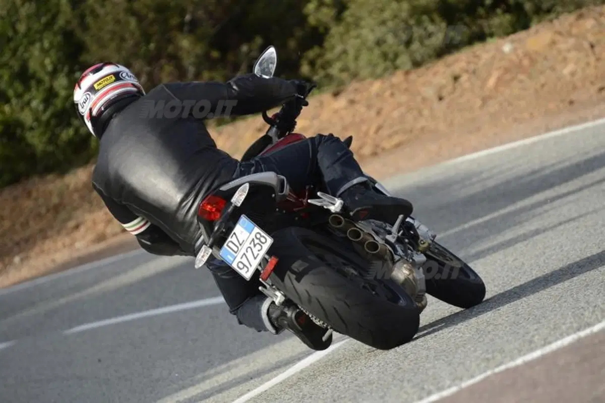 MV Agusta Brutale 800   (3)