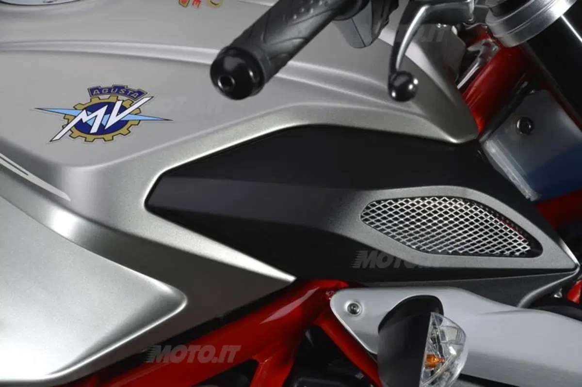 MV Agusta Brutale 800   (45)