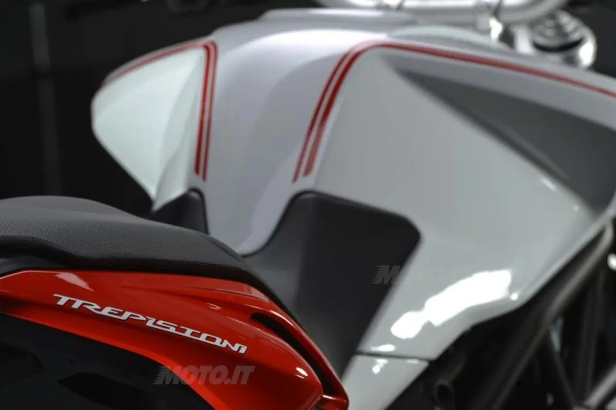 MV Agusta Brutale 800   (47)