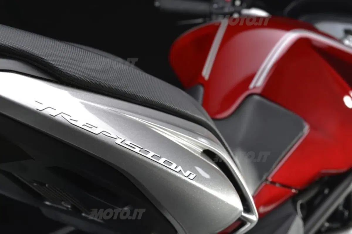 MV Agusta Brutale 800   (51)