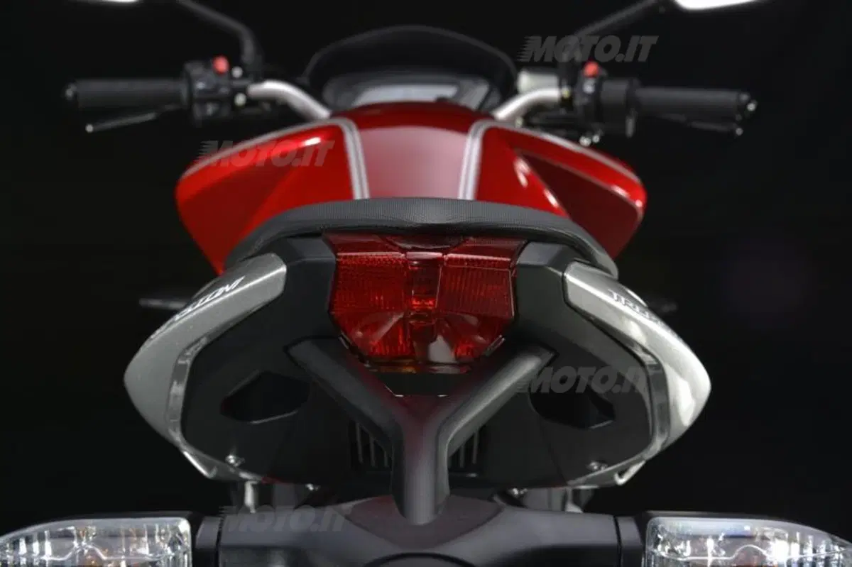 MV Agusta Brutale 800   (52)