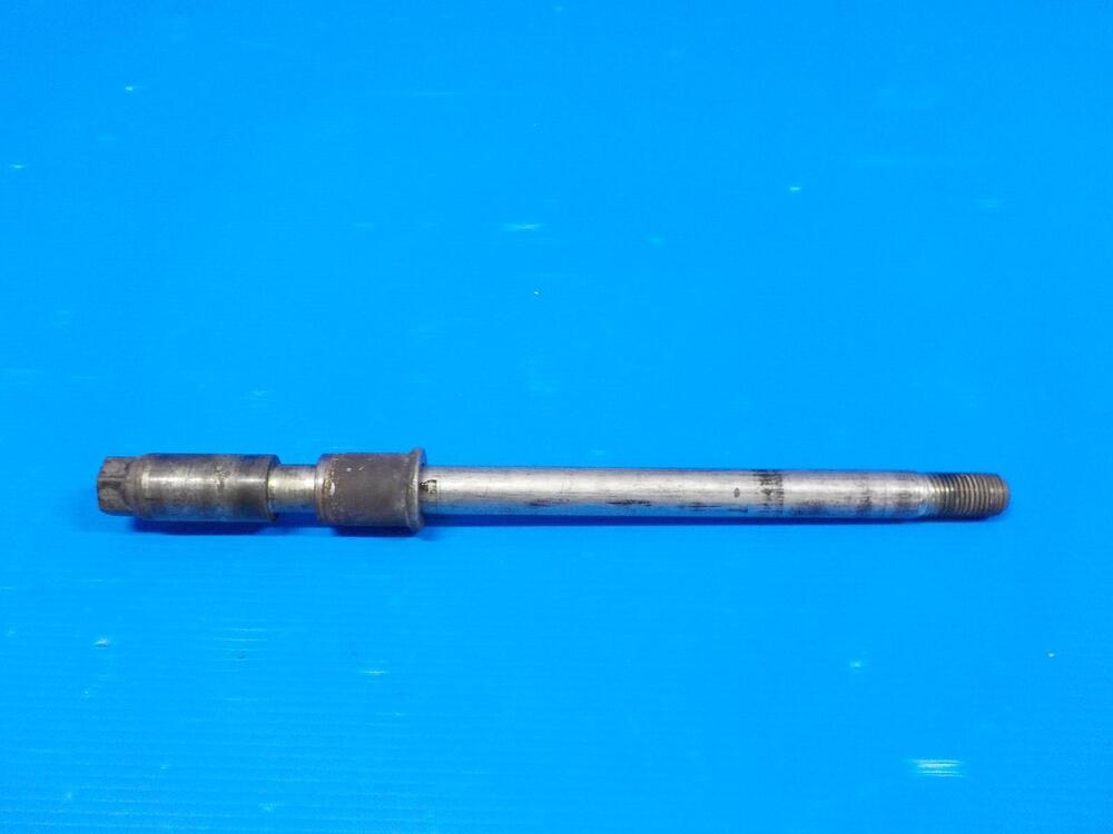 54711-14F00-000 perno ruota anteriore SUZUKI BURGM 