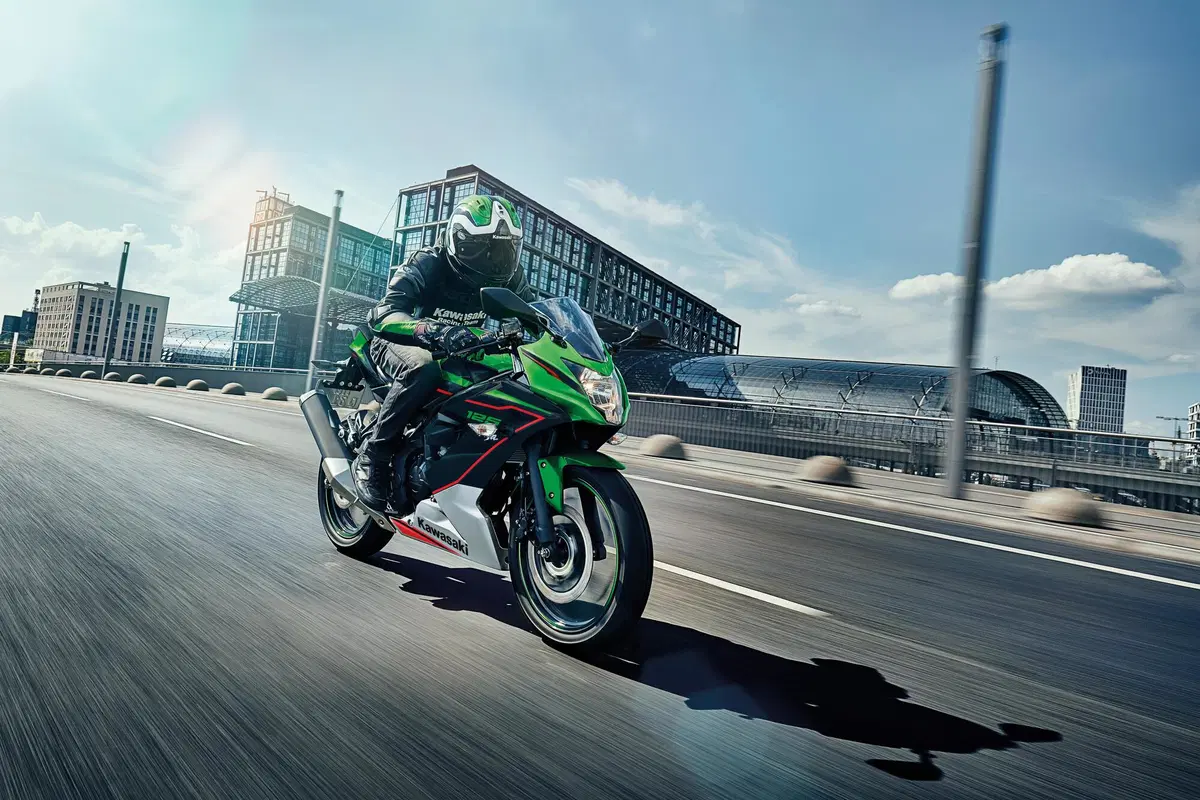 Kawasaki Z125 e Ninja 125 m.y. 2021 (7)