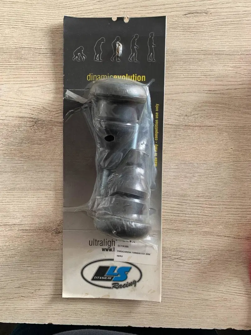 PARACARENA YAMAHA FZ1 2006 L.L.S. (2)