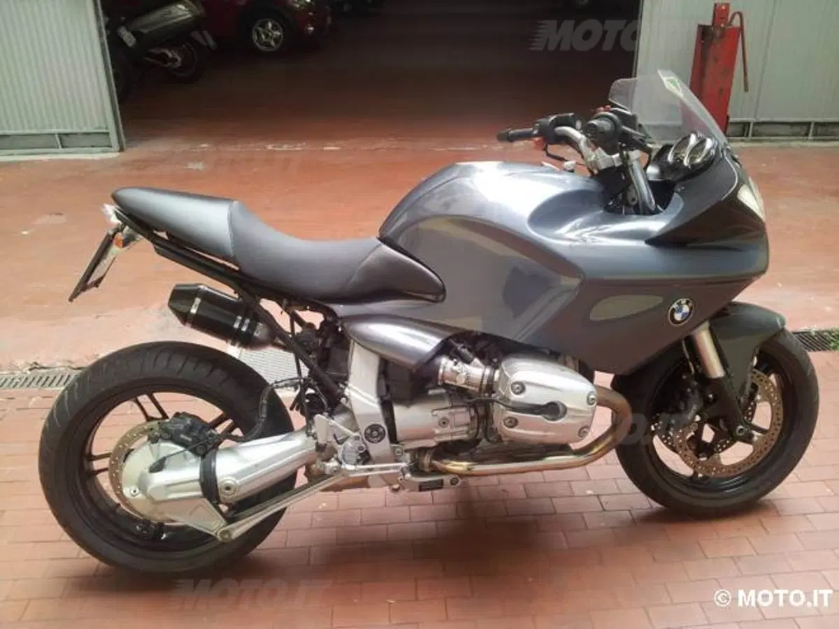 Le strane di Moto.it: BMW R1100S (4)