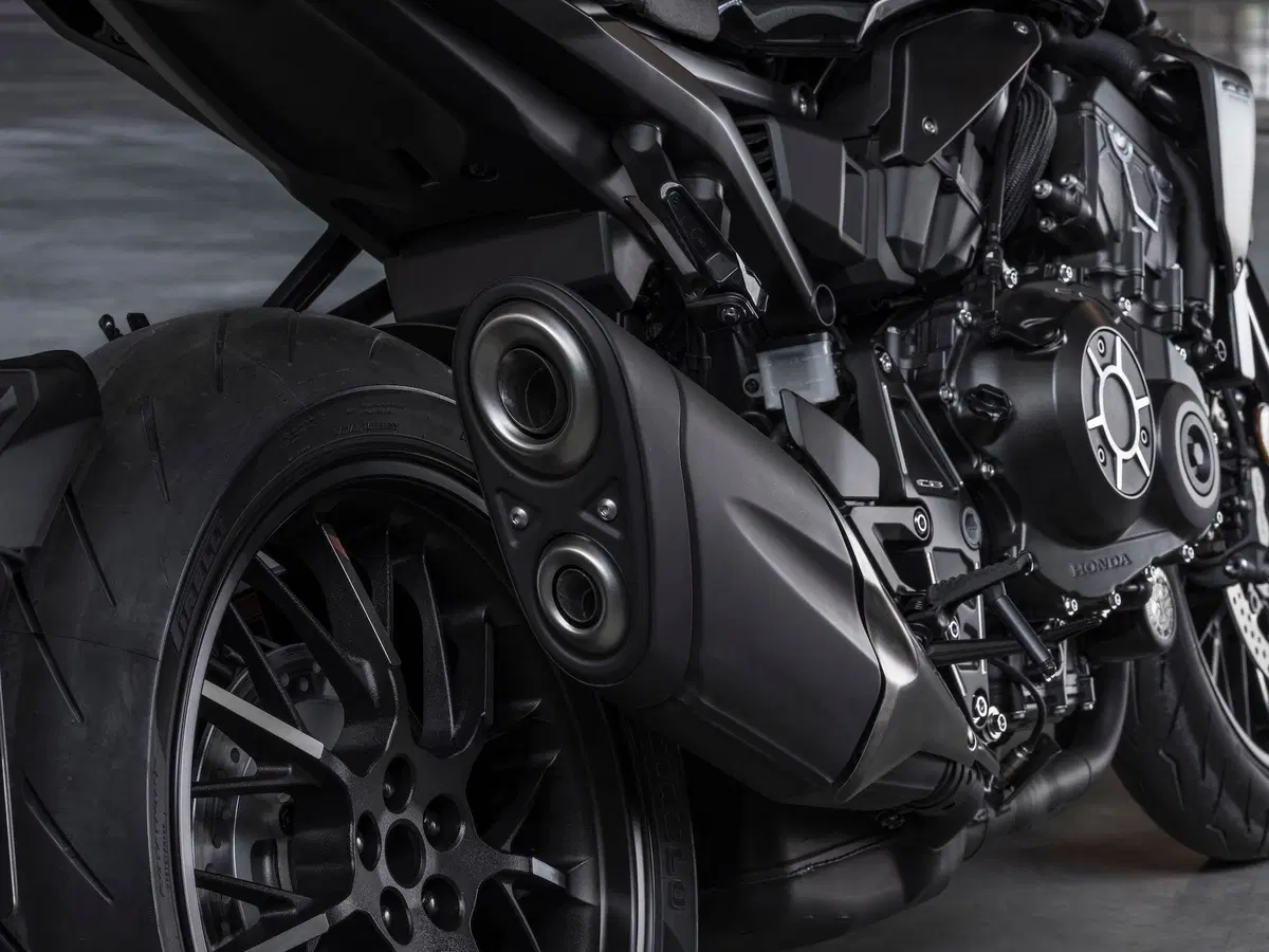 Honda CB1000R 2021: Euro5 e finiture più aggiornate (2)