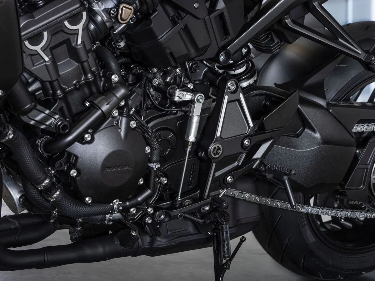 Honda CB1000R 2021: Euro5 e finiture più aggiornate (5)
