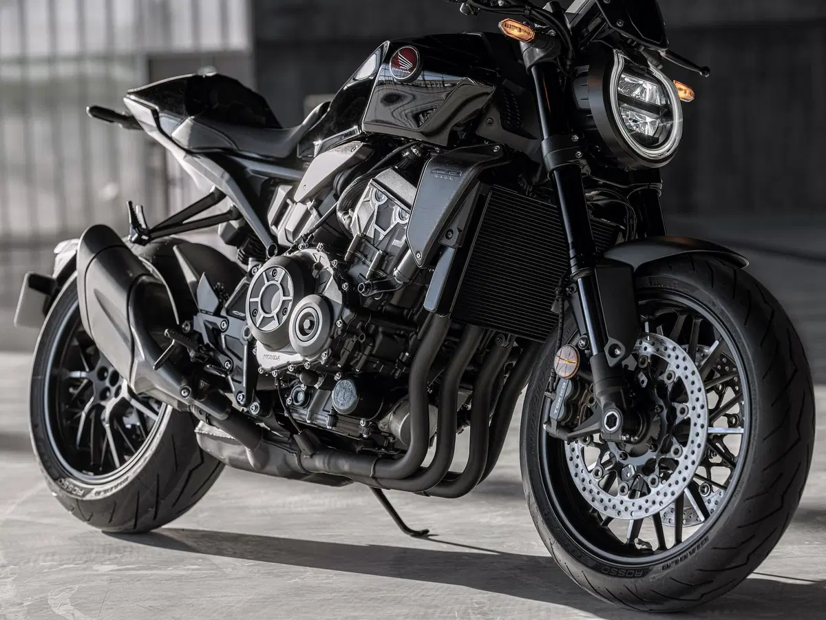 Honda CB1000R 2021: Euro5 e finiture più aggiornate
