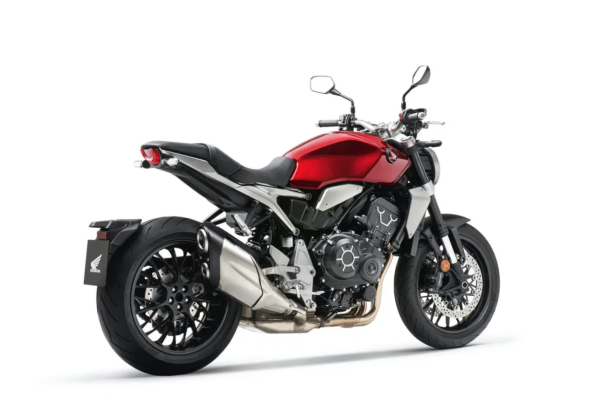 Honda CB1000R 2021: Euro5 e finiture più aggiornate (8)