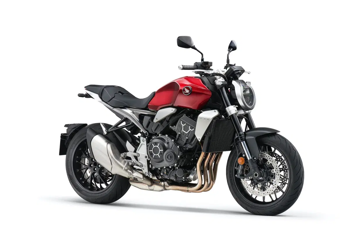 Honda CB1000R 2021: Euro5 e finiture più aggiornate (10)