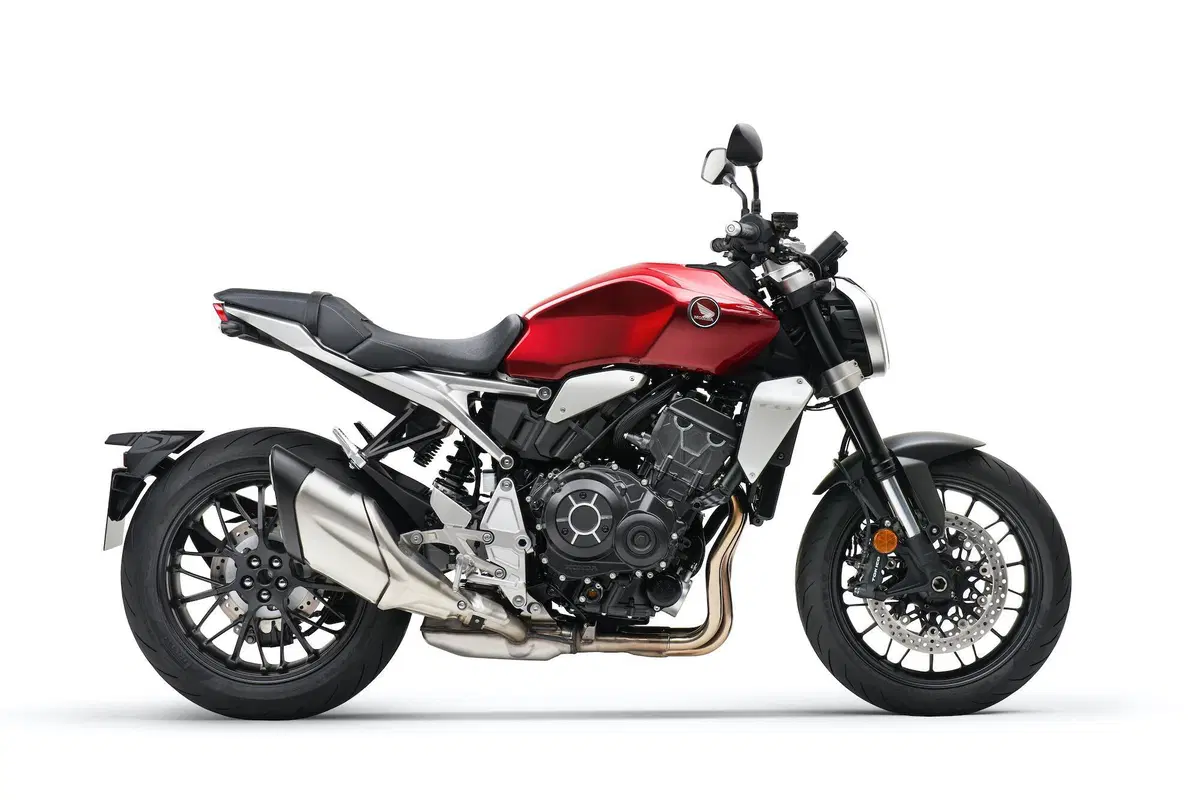 Honda CB1000R 2021: Euro5 e finiture più aggiornate (11)