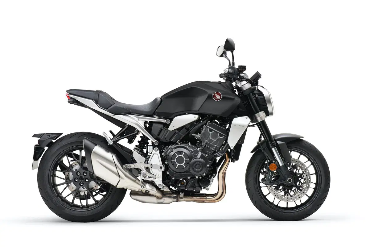 Honda CB1000R 2021: Euro5 e finiture più aggiornate (12)