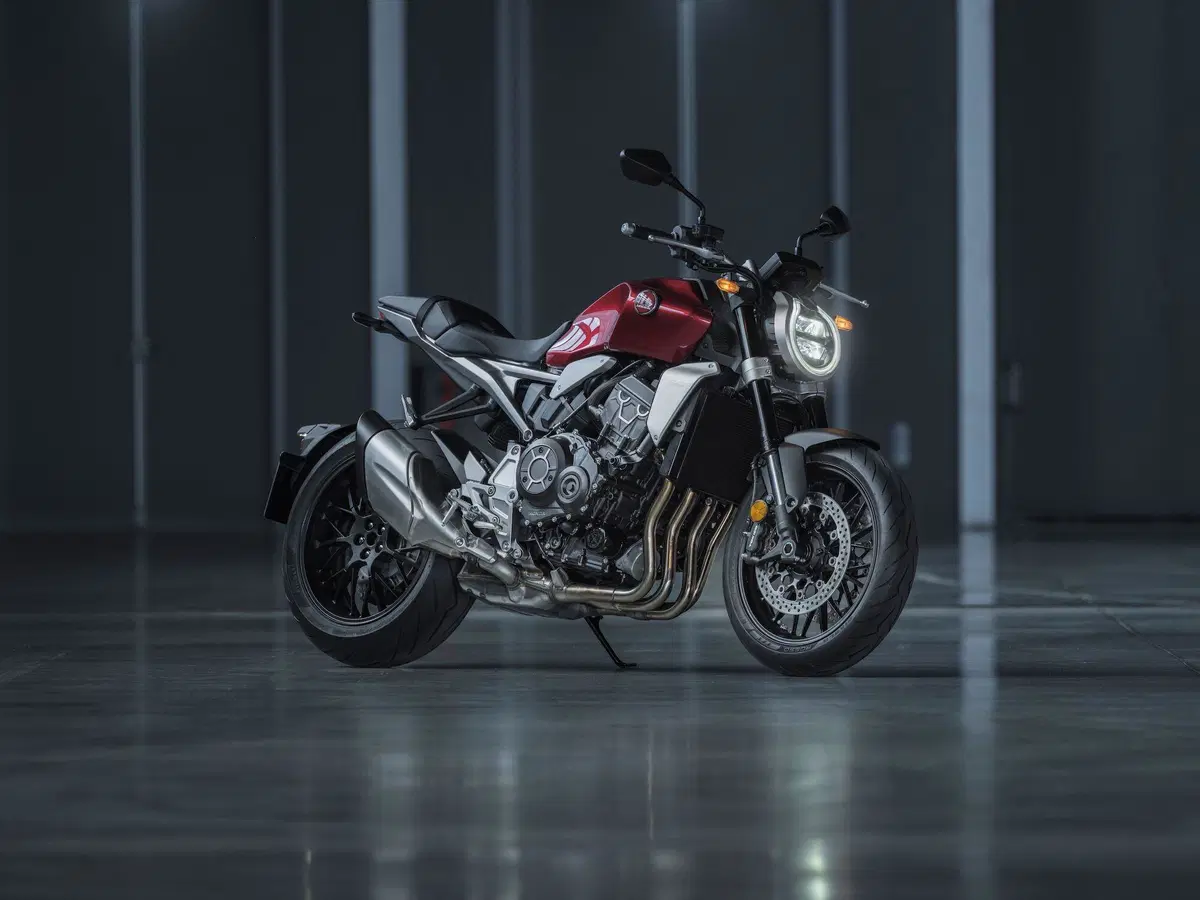 Honda CB1000R 2021: Euro5 e finiture più aggiornate (15)
