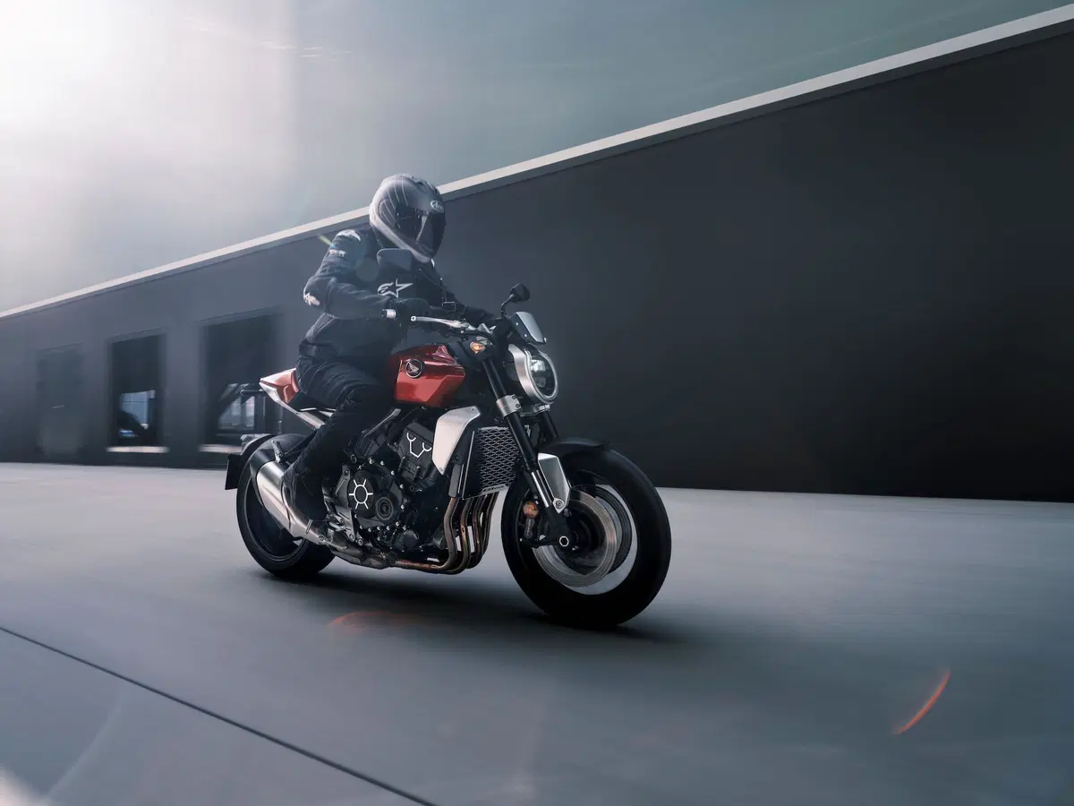 Honda CB1000R 2021: Euro5 e finiture più aggiornate