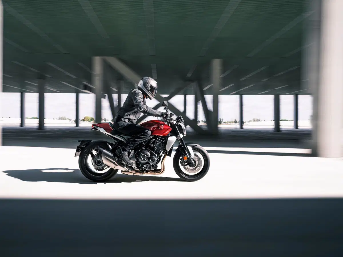 Honda CB1000R 2021: Euro5 e finiture più aggiornate (4)