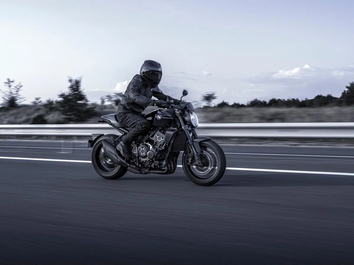 Honda CB1000R 2021: Euro5 e finiture più aggiornate (6)