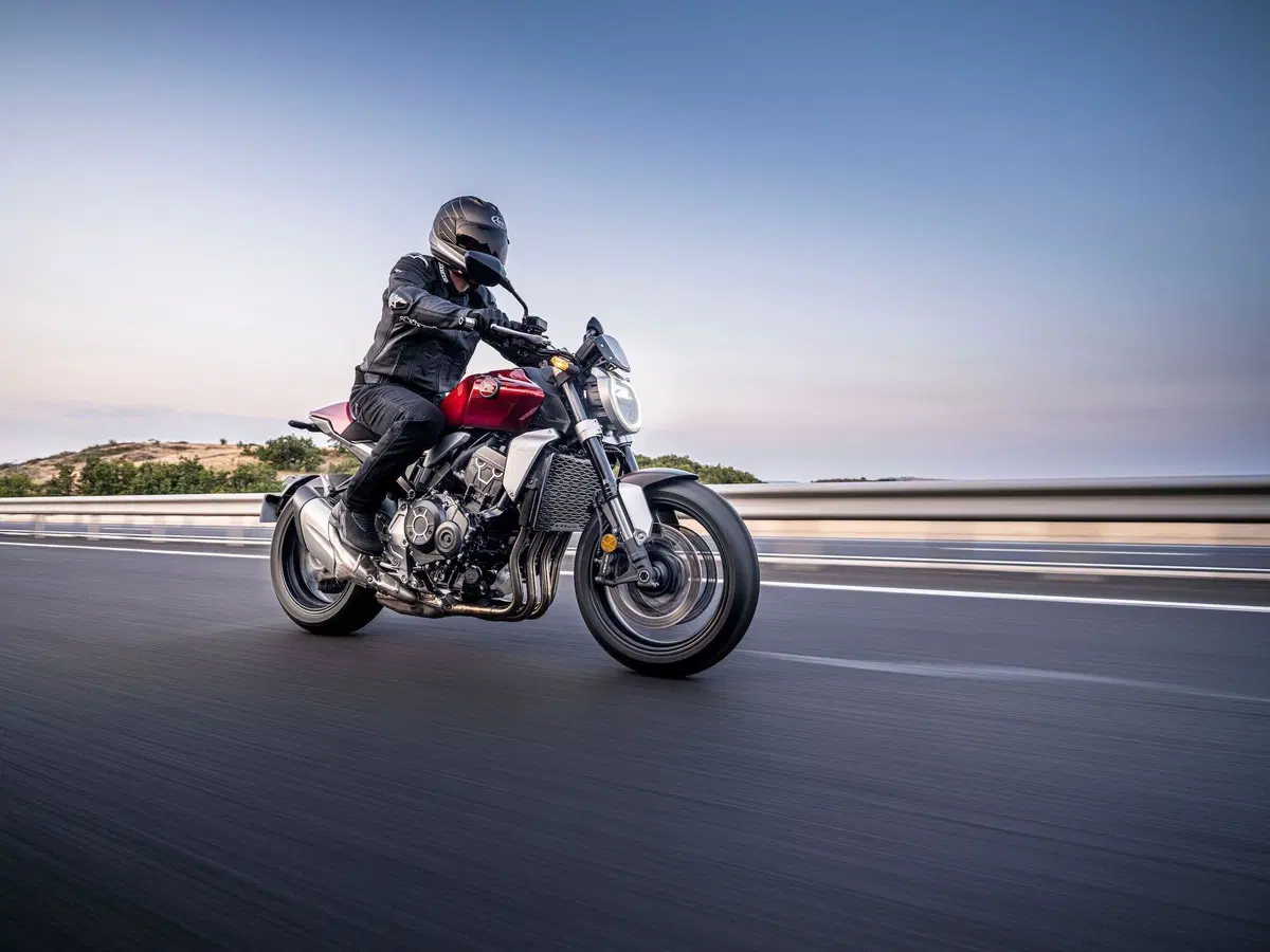 Honda CB1000R 2021: Euro5 e finiture più aggiornate (7)