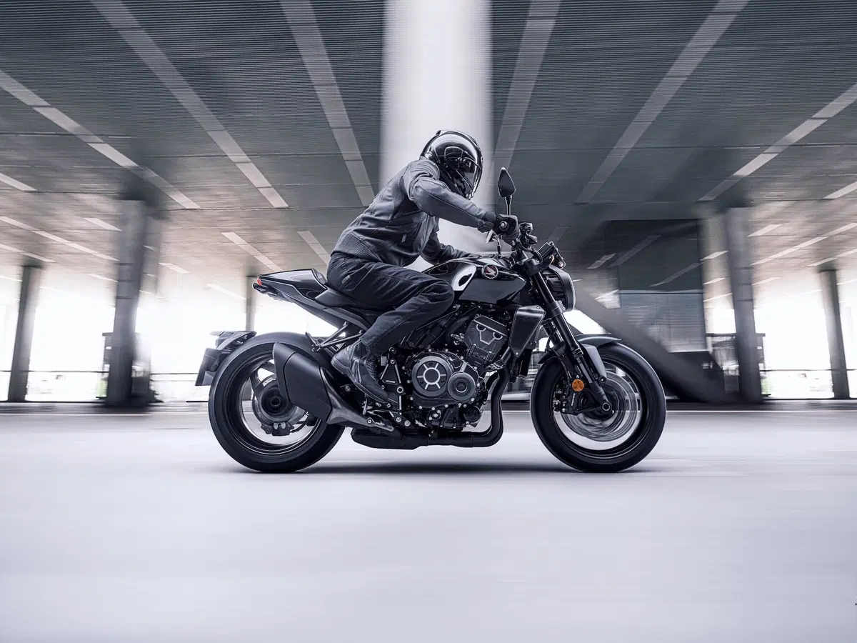 Honda CB1000R 2021: Euro5 e finiture più aggiornate (11)