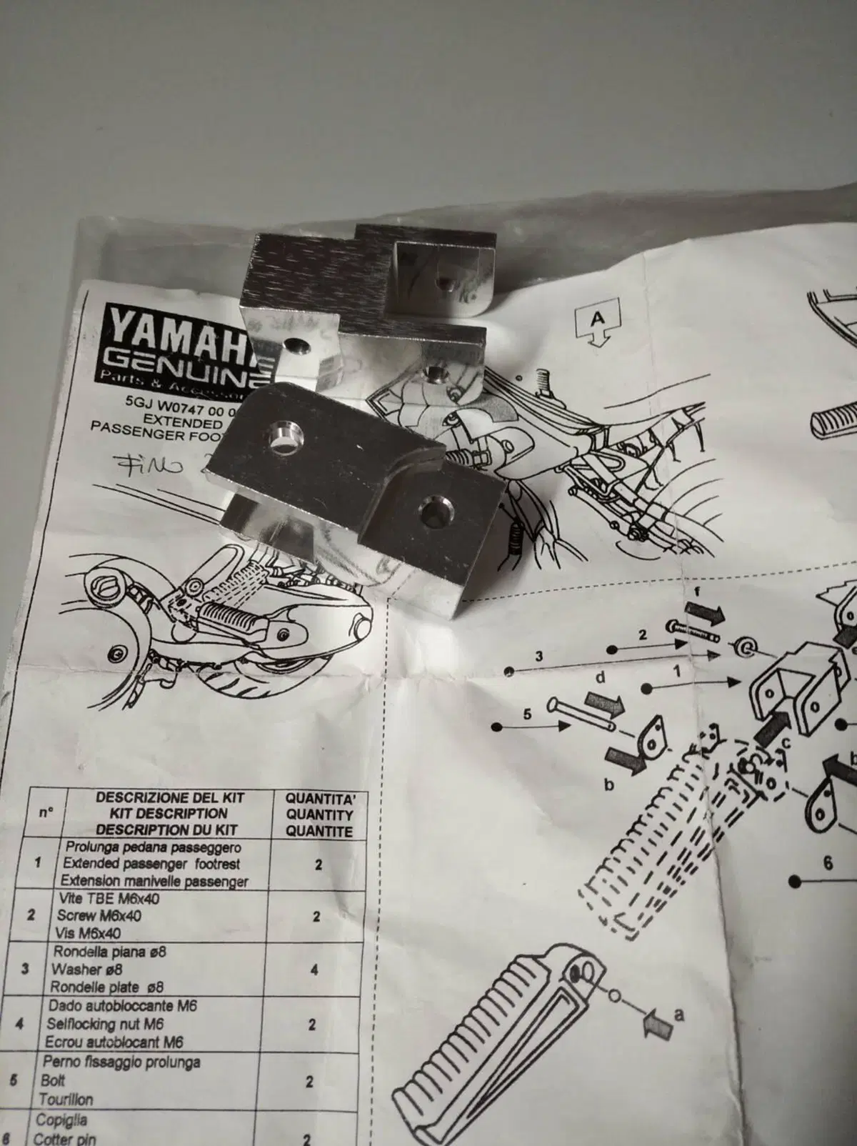 PEDANE PASSEGGERO ESTENSIONE YAMAHA TMAX 500