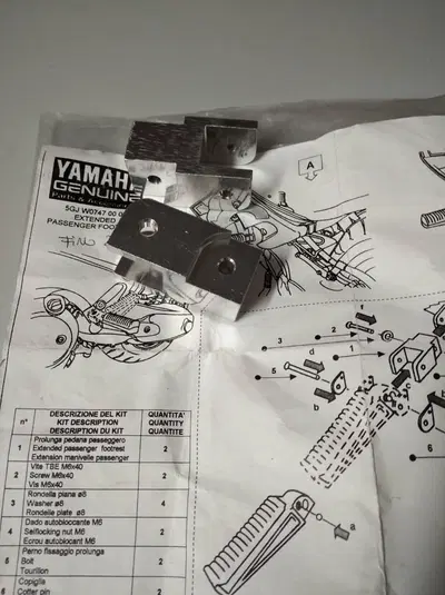 PEDANE PASSEGGERO ESTENSIONE YAMAHA TMAX 500