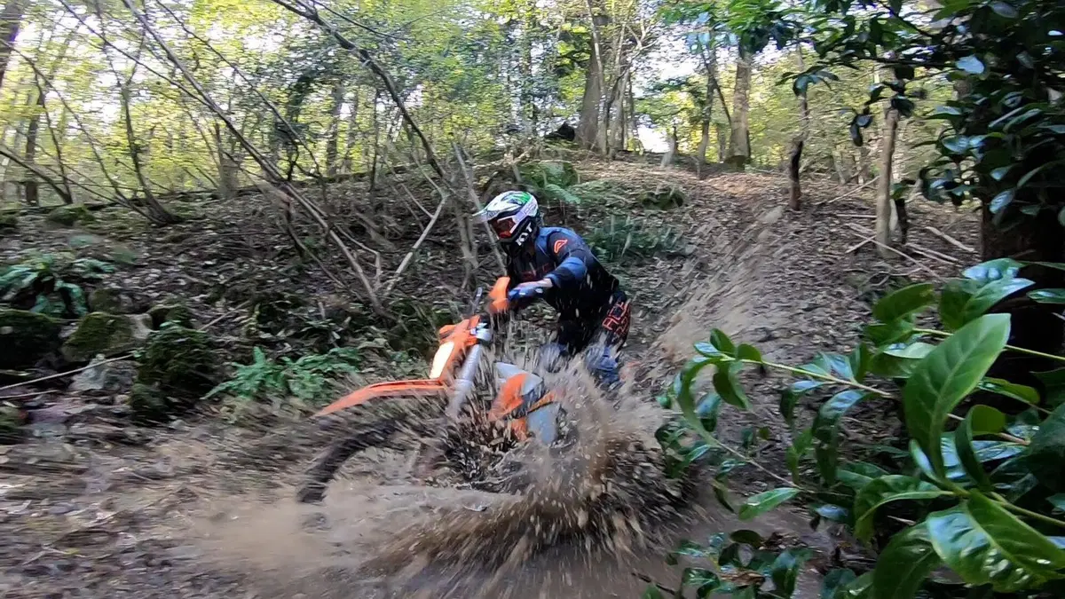 KTM EXC-F 450 2021 TEST: stabilità e potenza al top (2)