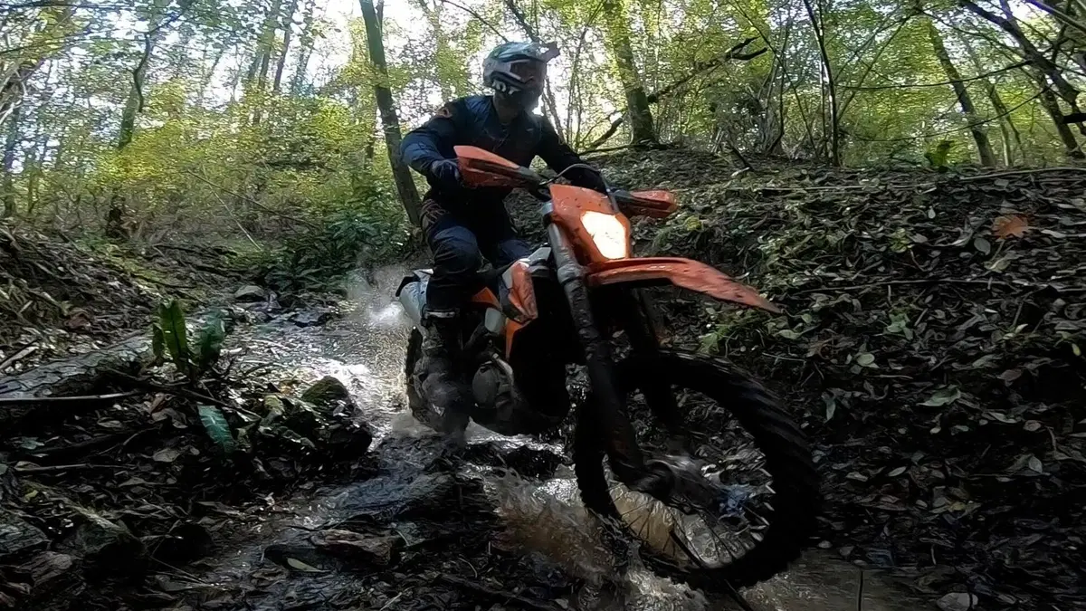KTM EXC-F 450 2021 TEST: stabilità e potenza al top (6)