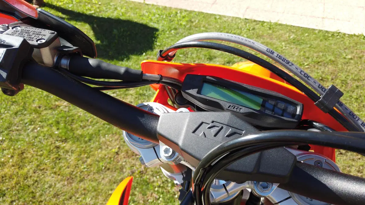 KTM EXC-F 450 2021 TEST: stabilità e potenza al top (11)