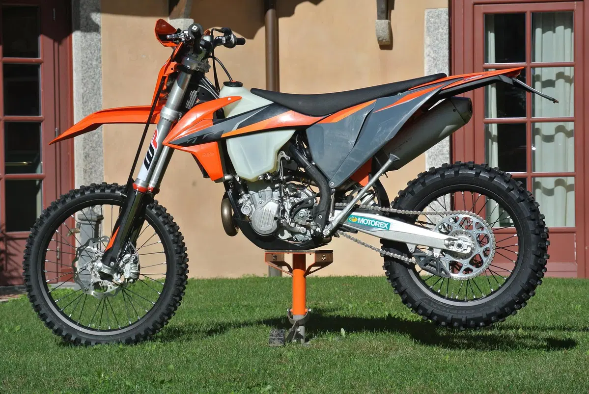 KTM EXC-F 450 2021 TEST: stabilità e potenza al top (17)