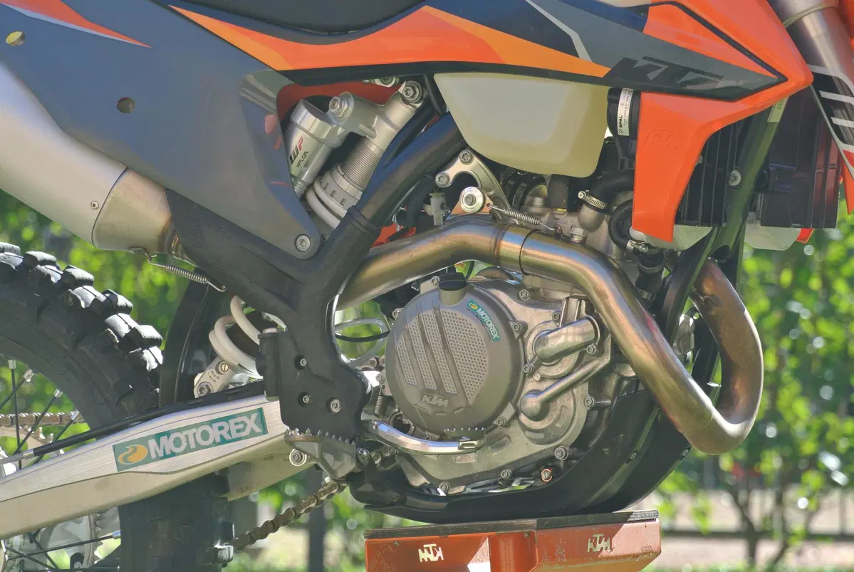 KTM EXC-F 450 2021 TEST: stabilità e potenza al top (19)