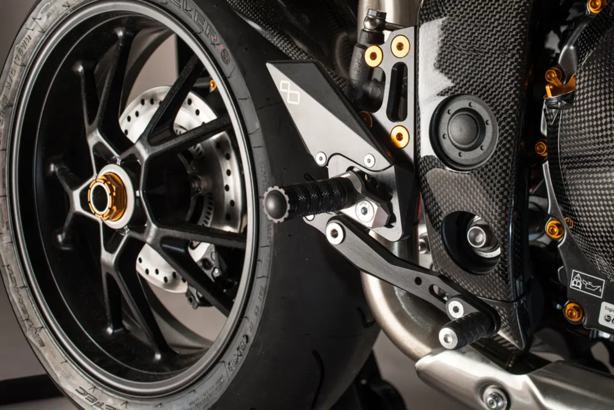 Accessori LighTech per Triumph Speed Triple 1050 (4)