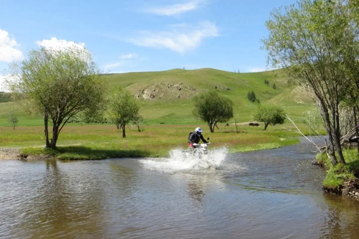Viaggi in moto. Raid enduro in Mongolia (3)