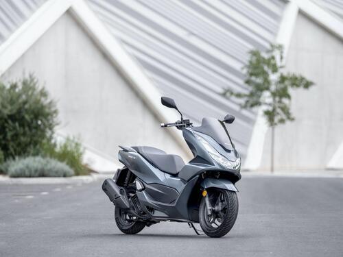 Honda PCX 125 2021: Euro 5 e revisioni stilistiche