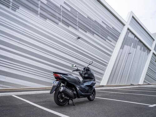 Honda PCX 125 2021: Euro 5 e revisioni stilistiche (8)