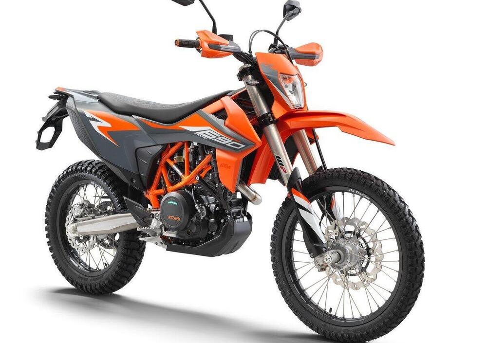 KTM 690 Enduro R (2021) (2)