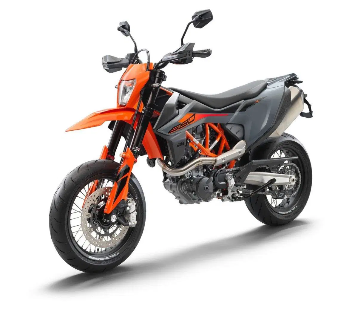 KTM 690 ENDURO R e KTM 690 SMC R 2021: foto e scheda tecnica