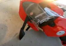 Moto fail: come danneggiare una Ducati Panigale stando fermi [VIDEO VIRALE]