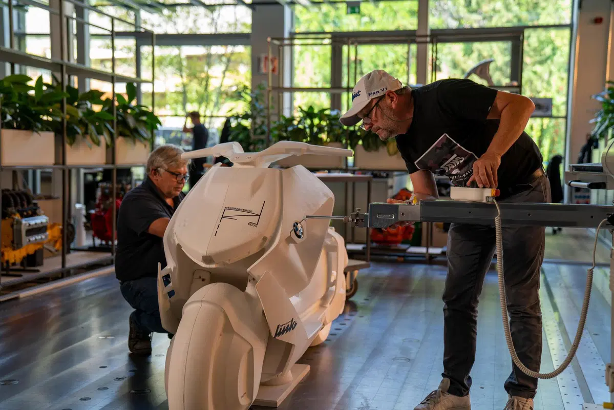 Definition CE 04. Il prossimo scooter elettrico BMW? (4)