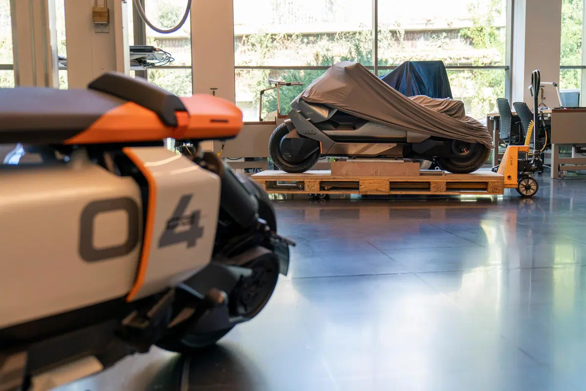 Definition CE 04. Il prossimo scooter elettrico BMW? (5)