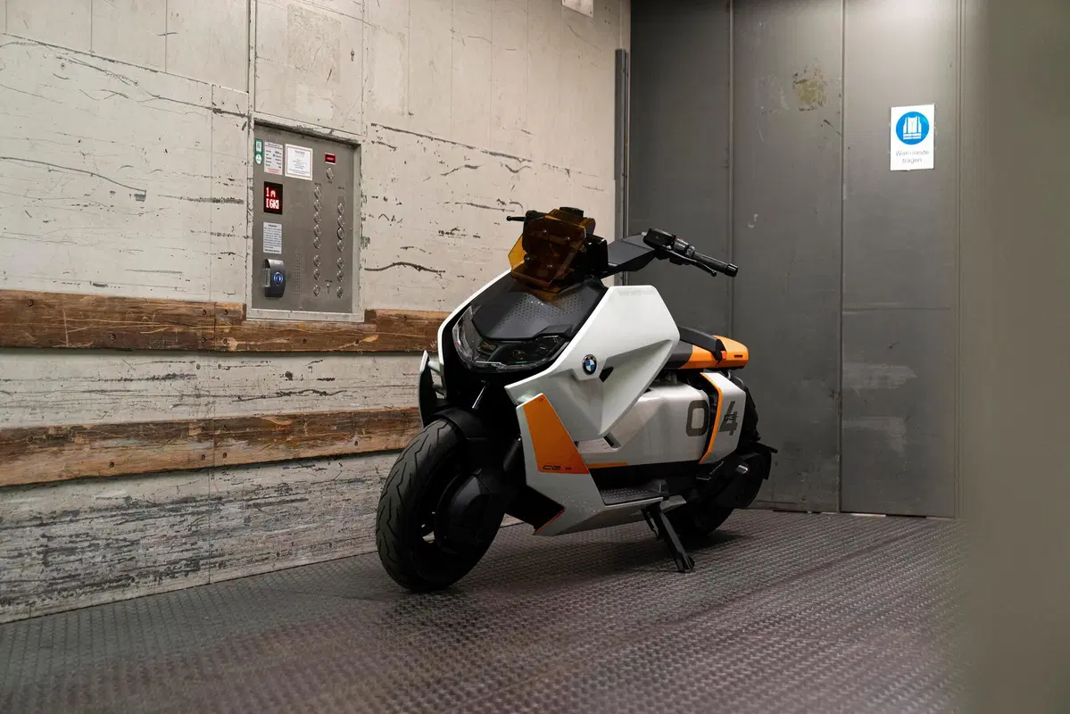 Definition CE 04. Il prossimo scooter elettrico BMW? (7)